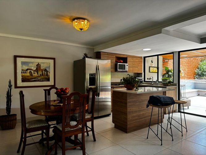 Casa de 3 alcobas en venta en El Rosal, Rionegro, 214 m² · foto 14 de 19