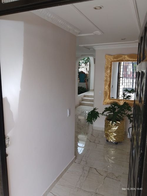 Casa de 4 alcobas en venta en Niza Norte, Bogotá, 320 m² · foto 2 de 24