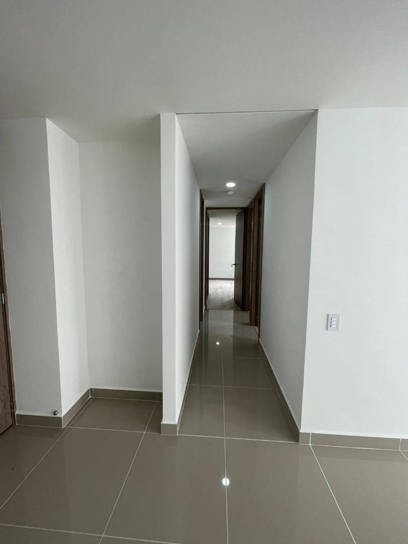 Apartamento en venta en La Ferreria, La Estrella · foto 4 de 15