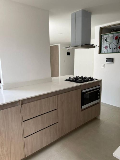 Apartamento de 3 alcobas en arriendo en Conquistadores, Medellín, 88 m² · foto 2 de 9