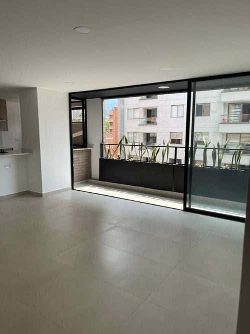 Apartamento de 3 alcobas en arriendo en Conquistadores, Medellín, 88 m² · foto 3 de 9