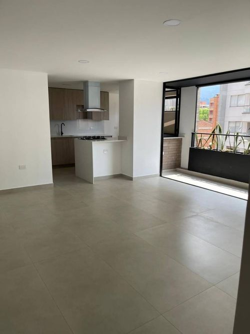 Apartamento de 3 alcobas en arriendo en Conquistadores, Medellín, 88 m² · foto 4 de 9