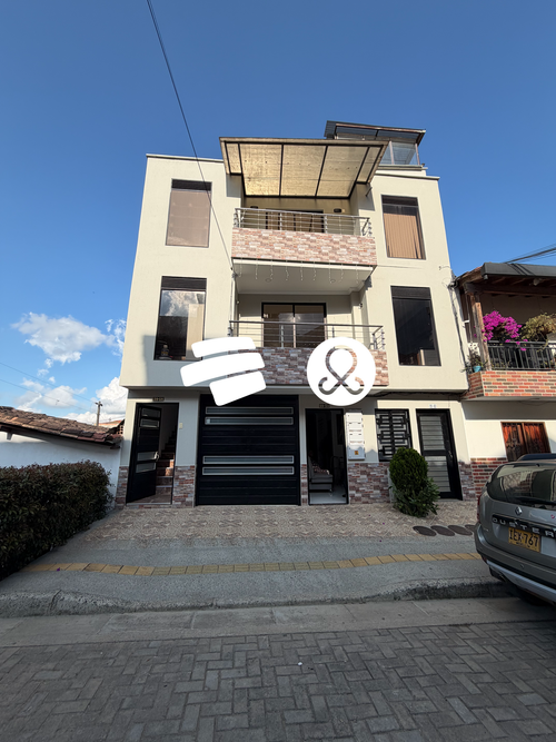 Apartamento de 3 alcobas en venta en El Carmen De Viboral, El Carmen de Viboral, 84 m² · foto 2 de 10