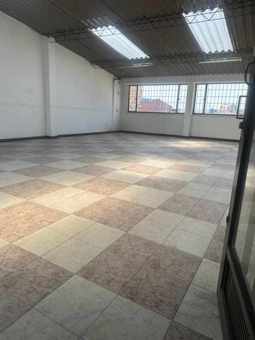 Casa de 5 alcobas en venta en La Clarita, Bogotá, 340 m² · foto 6 de 9