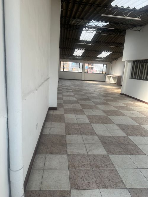 Casa de 5 alcobas en venta en La Clarita, Bogotá, 340 m² · foto 7 de 9