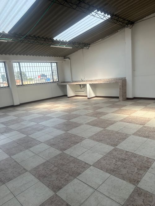 Casa de 5 alcobas en venta en La Clarita, Bogotá, 340 m² · foto 8 de 9