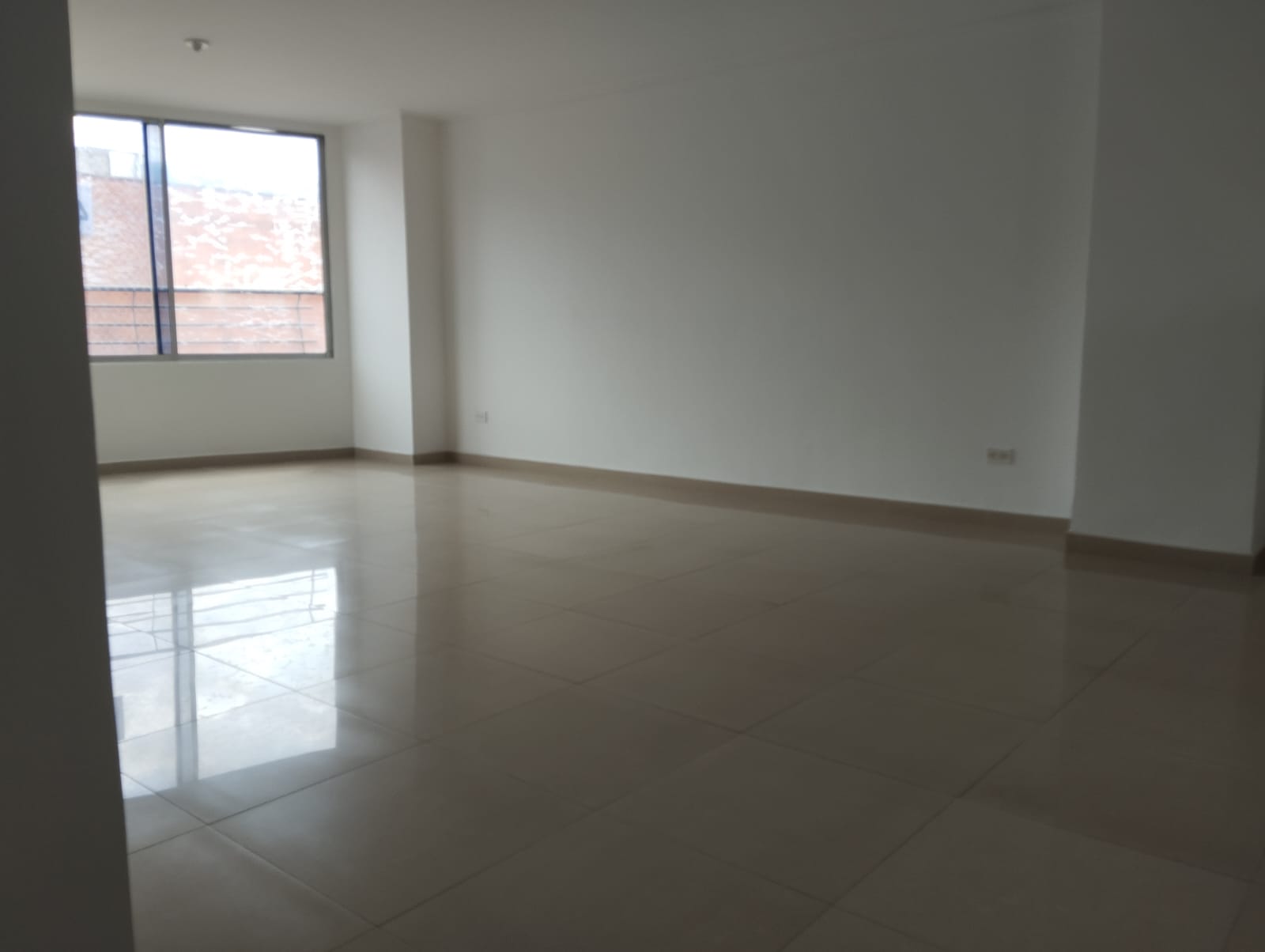 Apartamento en arriendo en Laureles, Medellín · foto 3 de 16