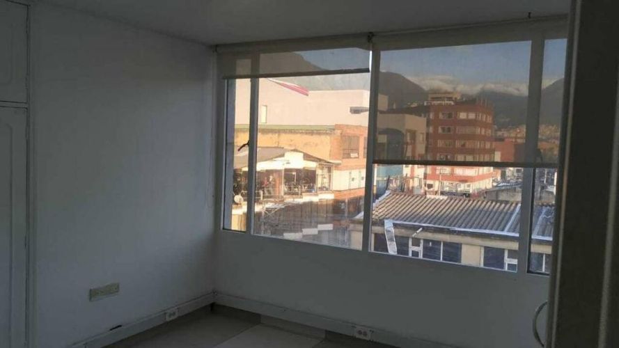 Casa de 3 alcobas en venta en Restrepo, Bogotá, 950 m² · foto 3 de 16