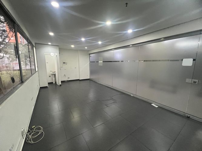 Local en arriendo en El Poblado, Medellín, 34 m² · foto 11 de 13