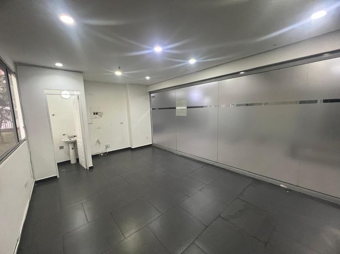 Local en arriendo en El Poblado, Medellín, 34 m² · foto 12 de 13