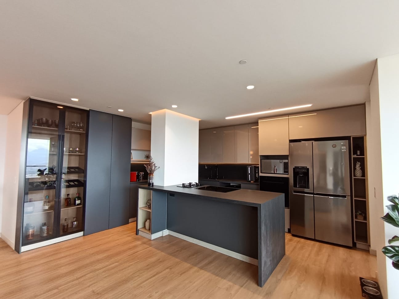 Apartamento en venta en Loma Del Esmeraldal, Envigado · foto 5 de 24