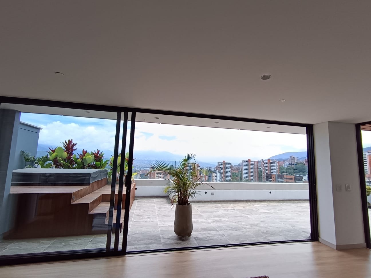 Apartamento en venta en Loma Del Esmeraldal, Envigado · foto 12 de 24