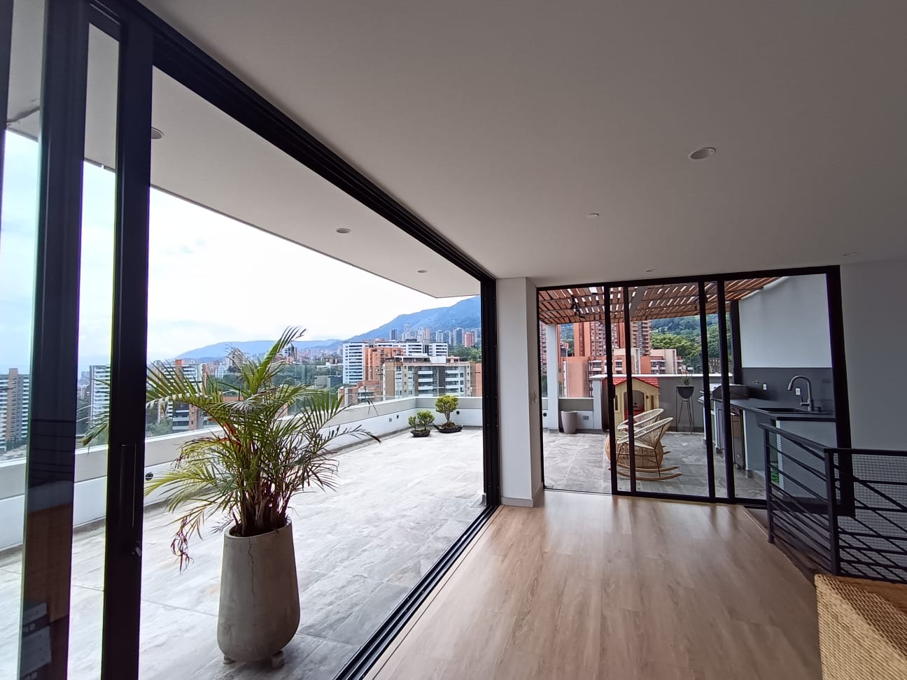 Apartamento en venta en Loma Del Esmeraldal, Envigado · foto 24 de 24