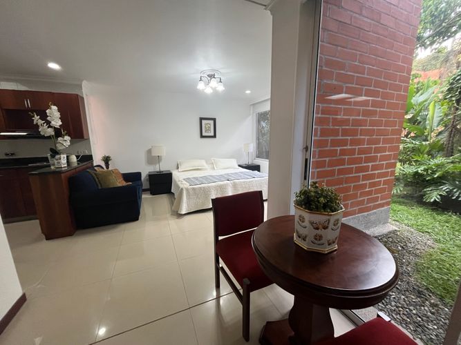 Casa de 4 alcobas en venta en Loma Benedictinos, Envigado, 285 m² · foto 4 de 24
