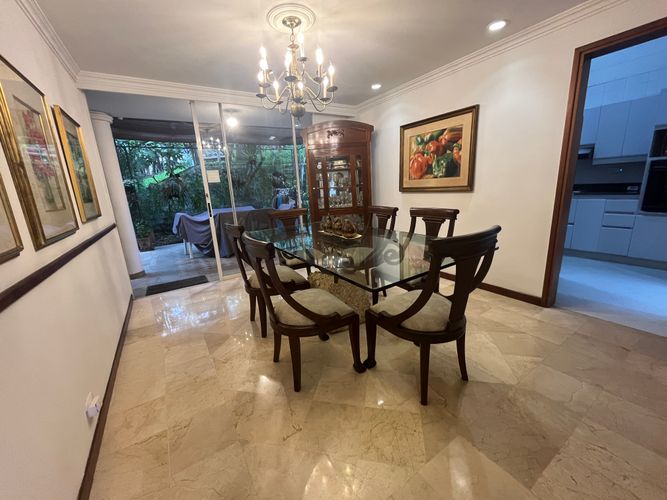 Casa de 4 alcobas en venta en Loma Benedictinos, Envigado, 285 m² · foto 9 de 24