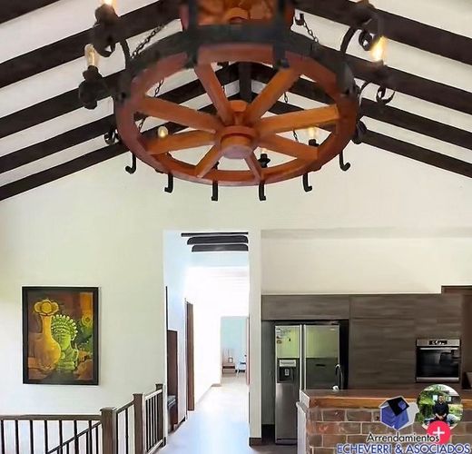 Casa de 4 alcobas en venta en Loma Del Escobero, Envigado, 1623 m² · foto 14 de 18