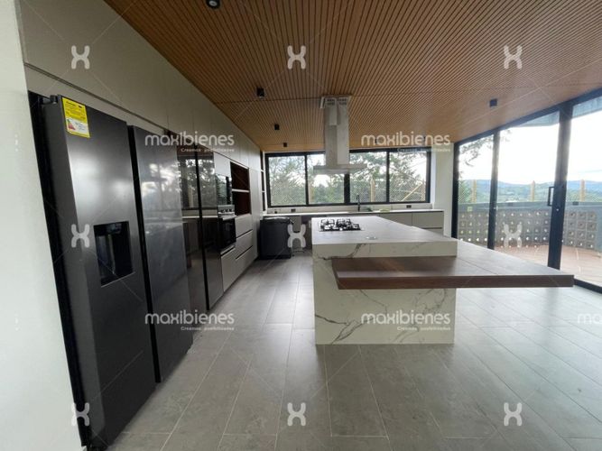 Apartamento de 4 alcobas en arriendo en El Chuscal, El Retiro, 400 m² · foto 2 de 24