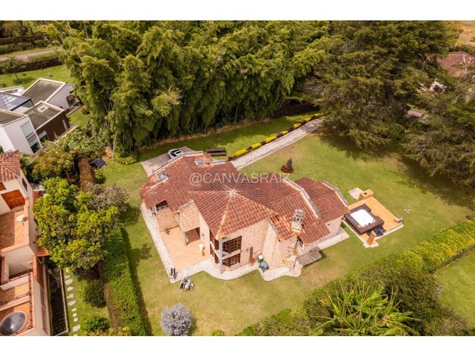 Casa de 4 alcobas en venta en Llano Grande, Rionegro, 320 m² · foto 4 de 8
