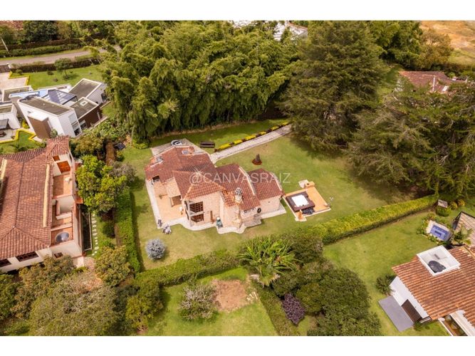 Casa de 4 alcobas en venta en Llano Grande, Rionegro, 320 m² · foto 5 de 8