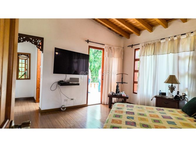 Casa de 4 alcobas en venta en Llano Grande, Rionegro, 320 m² · foto 6 de 8