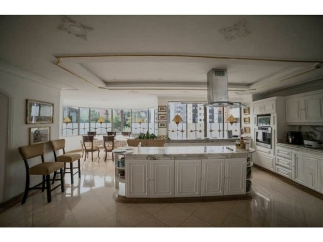 Apartamento de 5 alcobas en venta en Los Balsos, Medellín, 870 m² · foto 13 de 23