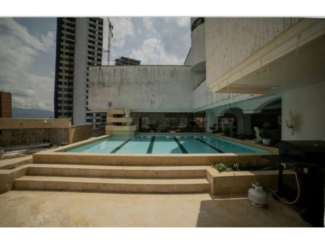 Apartamento de 5 alcobas en venta en Los Balsos, Medellín, 870 m² · foto 15 de 23