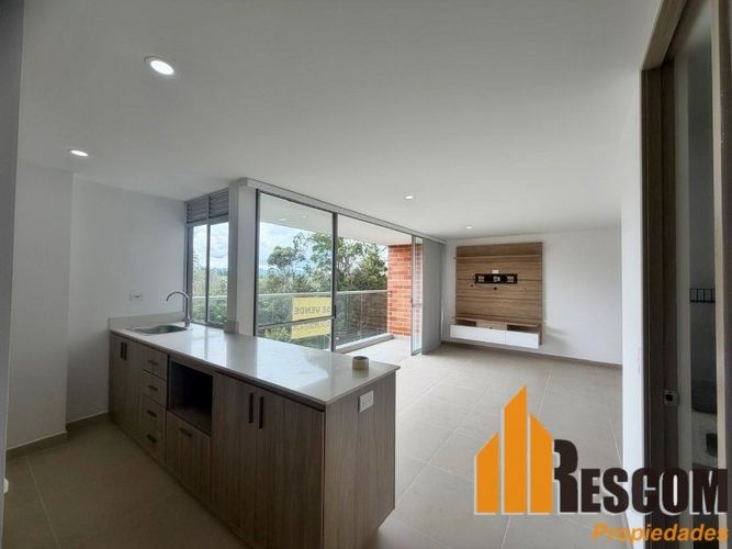 Apartamento de 3 alcobas en venta en La Macarena, Rionegro, 77 m² · foto 2 de 14