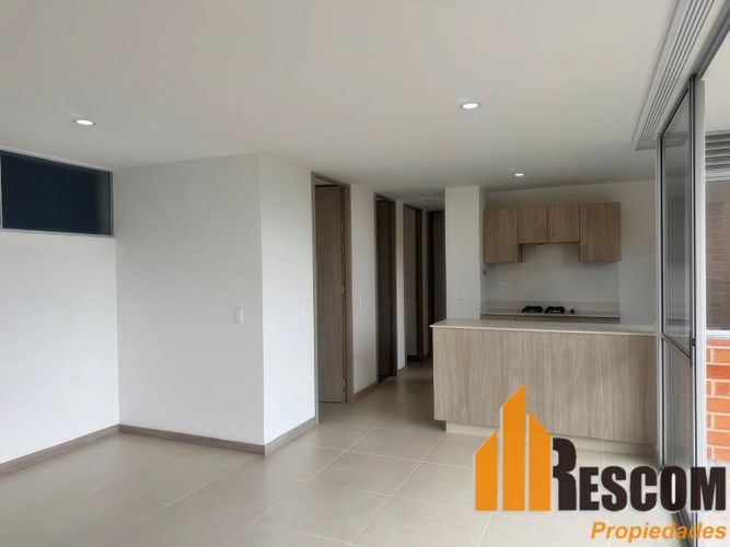 Apartamento de 3 alcobas en venta en La Macarena, Rionegro, 77 m² · foto 3 de 14