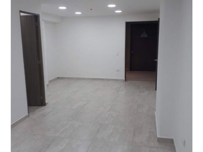Local en venta en El Porvenir, Rionegro, 32 m² · foto 4 de 6
