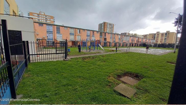 Apartamento en venta en Britalia, Bogotá · foto 3 de 17