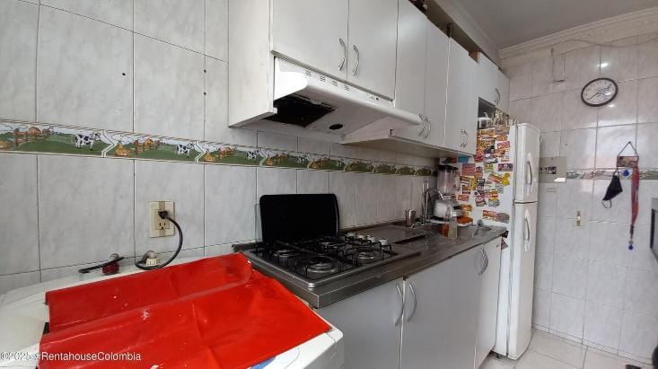 Apartamento en venta en Britalia, Bogotá · foto 8 de 17