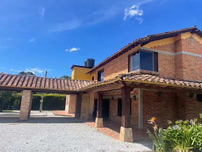 Finca en arriendo en El Carmen De Viboral, El Carmen de Viboral, 850 m² · foto 2 de 21