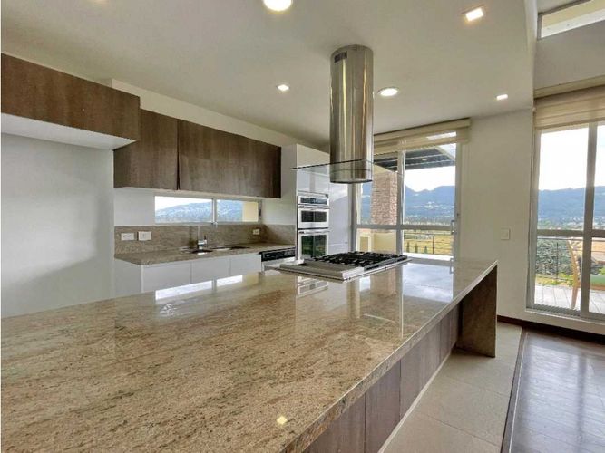 Casa de 4 alcobas en venta en La Violeta, Sopó, 287 m² · foto 10 de 24