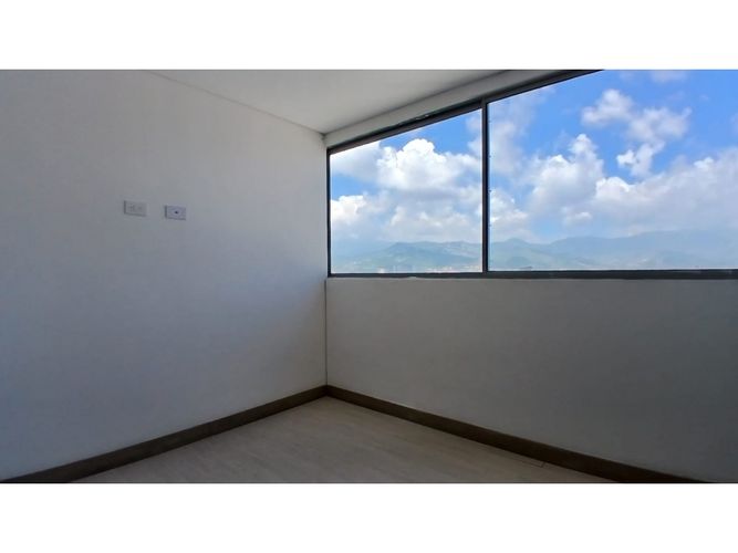 Apartamento de 2 alcobas en arriendo en Castropol, Medellín, 113 m² · foto 7 de 17