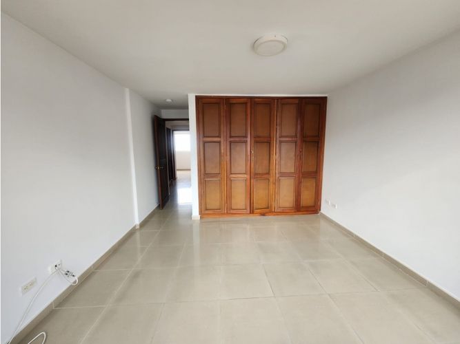 Apartamento de 3 alcobas en arriendo en El Nogal- Los Almendros, Medellín, 110 m² · foto 4 de 15
