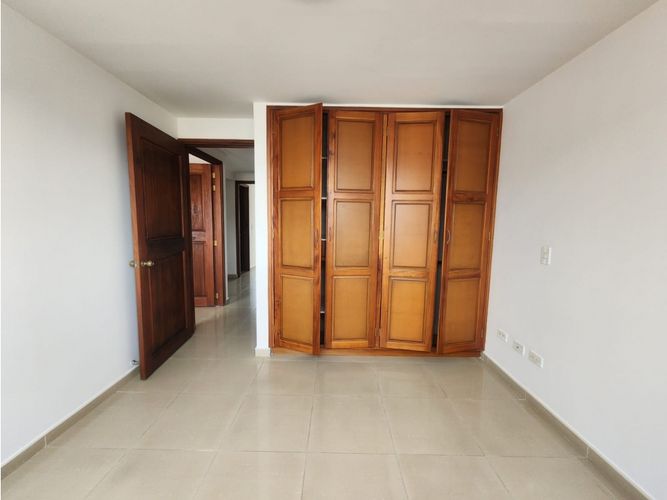 Apartamento de 3 alcobas en arriendo en El Nogal- Los Almendros, Medellín, 110 m² · foto 6 de 15