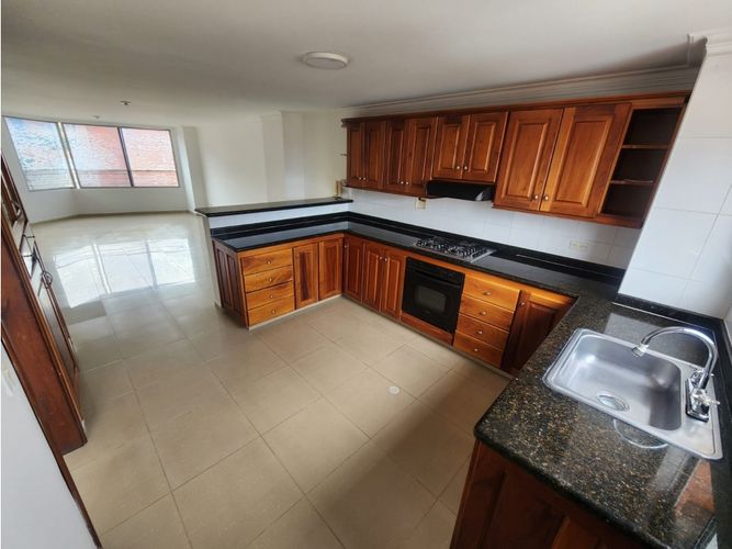 Apartamento de 3 alcobas en arriendo en El Nogal- Los Almendros, Medellín, 110 m² · foto 13 de 15