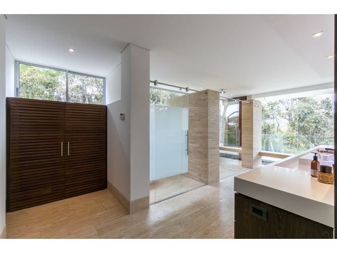 Casa de 4 alcobas en venta en Guayabito, Medellín, 670 m² · foto 12 de 17