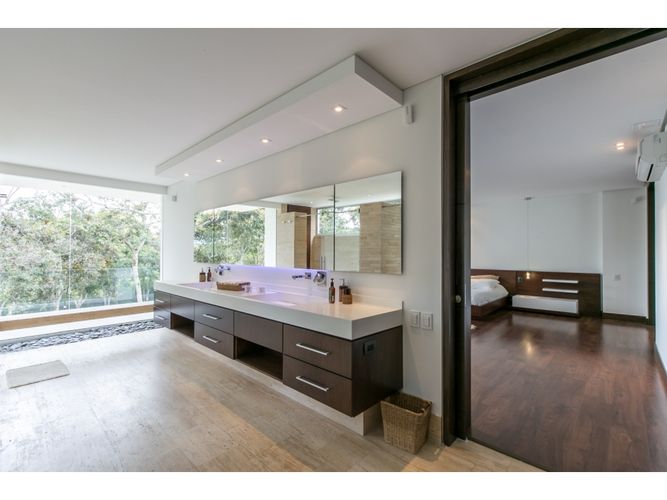 Casa de 4 alcobas en venta en Guayabito, Medellín, 670 m² · foto 16 de 17