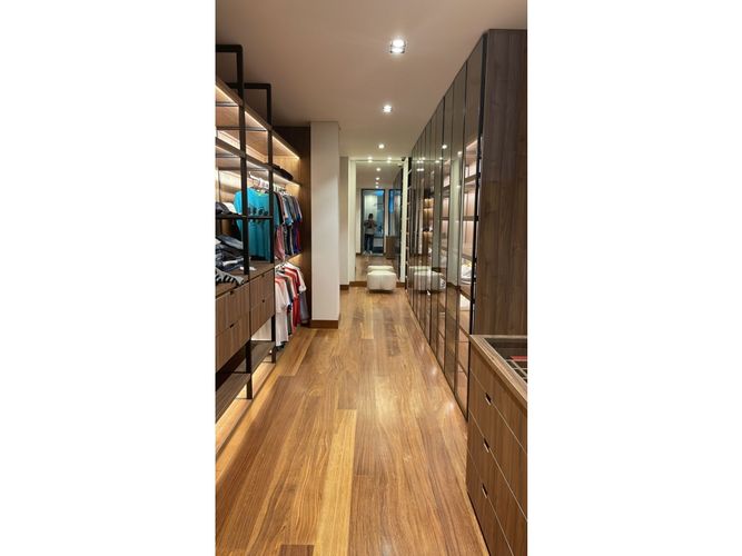 Casa de 5 alcobas en venta en Urbanizacion Laureles De Terranova, Medellín, 800 m² · foto 7 de 9