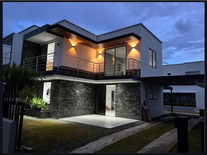 Casa de 4 alcobas en venta en Otra Banda, Medellín, 200 m² · foto 1 de 8
