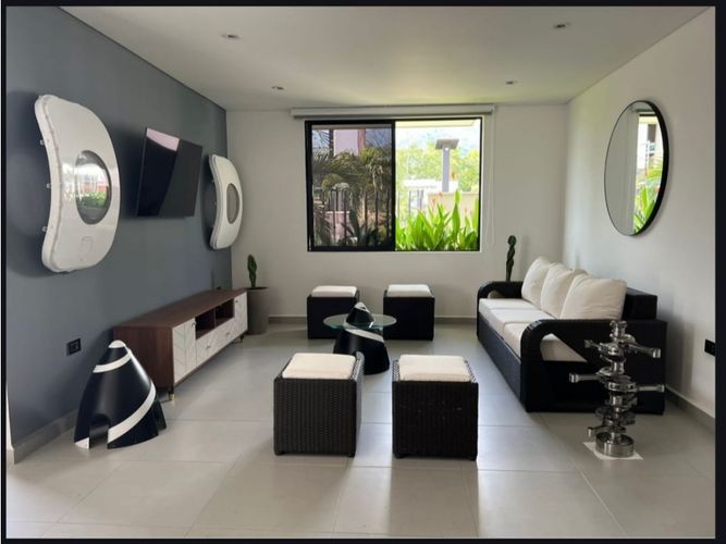 Casa de 4 alcobas en venta en Otra Banda, Medellín, 200 m² · foto 2 de 8
