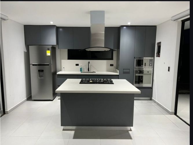 Casa de 4 alcobas en venta en Otra Banda, Medellín, 200 m² · foto 3 de 8