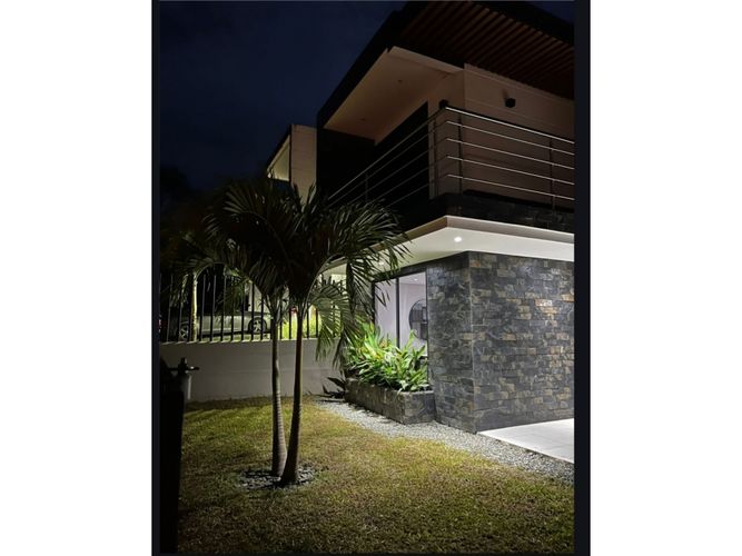 Casa de 4 alcobas en venta en Otra Banda, Medellín, 200 m² · foto 5 de 8