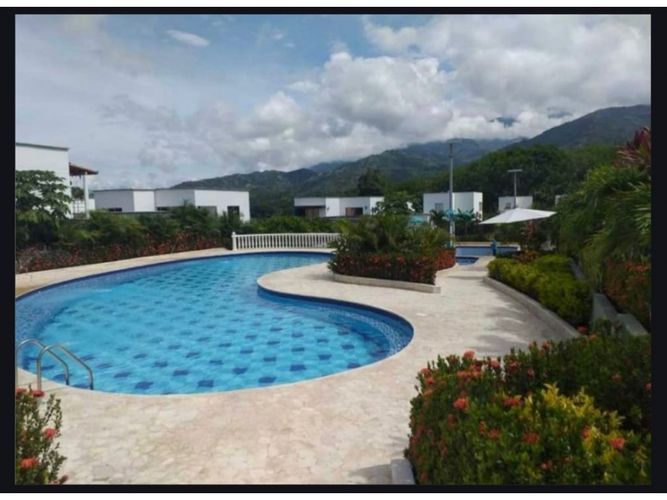 Casa de 4 alcobas en venta en Otra Banda, Medellín, 200 m² · foto 8 de 8