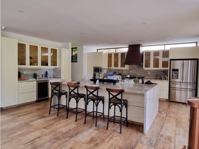 Casa de 4 alcobas en venta en Vía Las Palmas, Medellín, 563 m² · foto 6 de 24