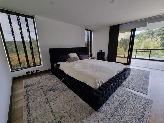 Casa de 4 alcobas en venta en Vía Las Palmas, Medellín, 563 m² · foto 12 de 24