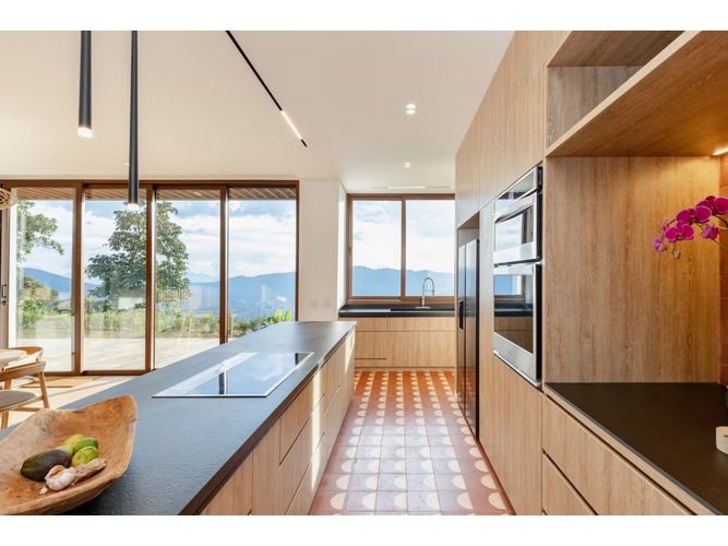 Casa de 4 alcobas en venta en Las Palmas, Medellín, 635 m² · foto 13 de 21