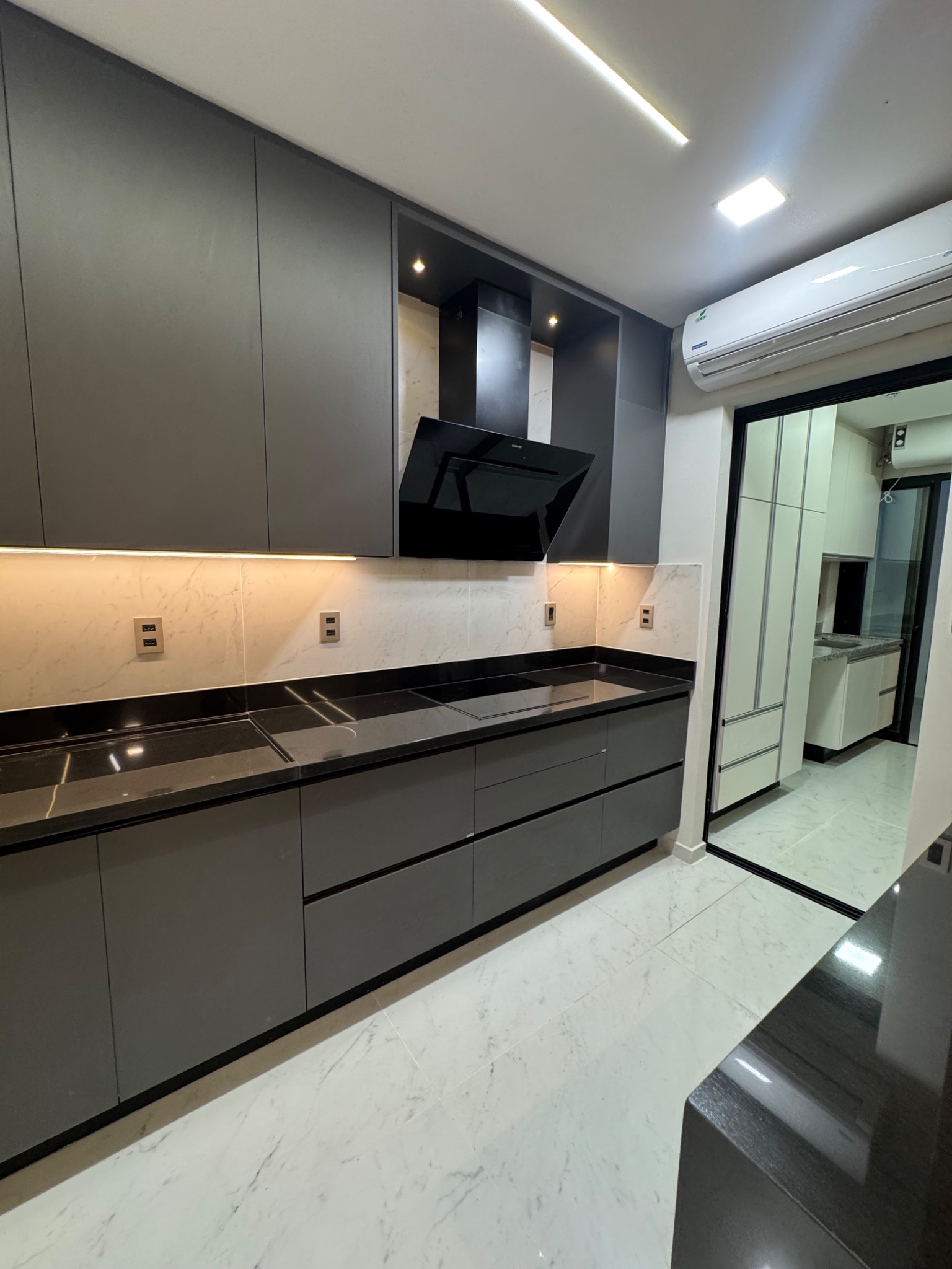 VENTA – Exclusivo Dúplex a Estrenar en el Corazón de Mburucuyá: Lujo y Confort Moderno. — foto 3