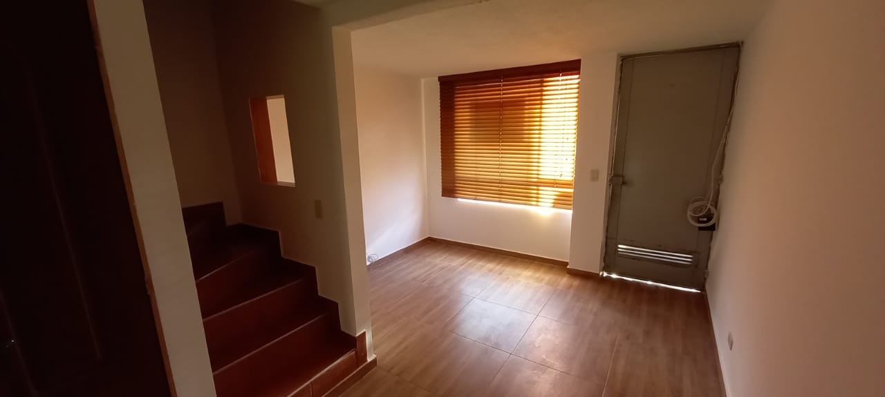 Casa en venta en Mirandela, Bogotá · foto 2 de 23